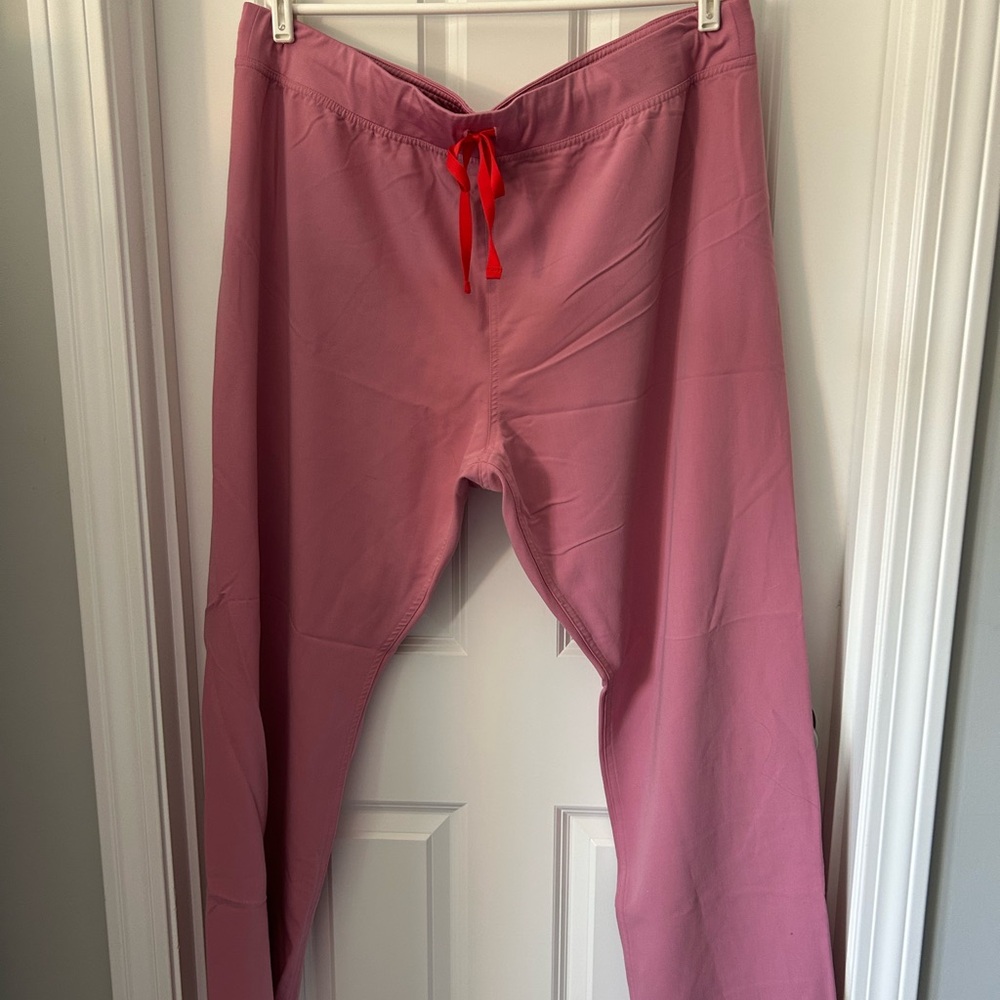 +FIGS Scrub Pants